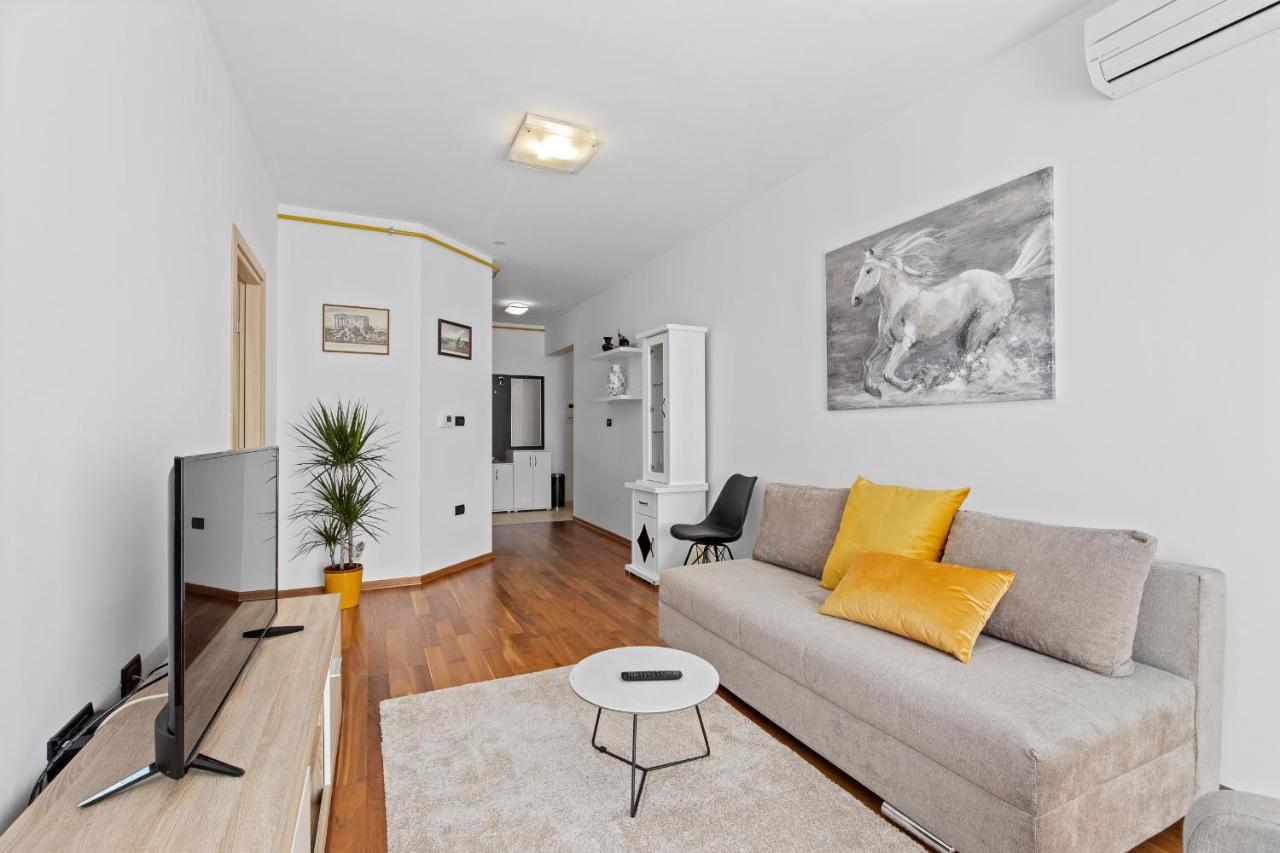 Feniks Fazana Apartman Buitenkant foto