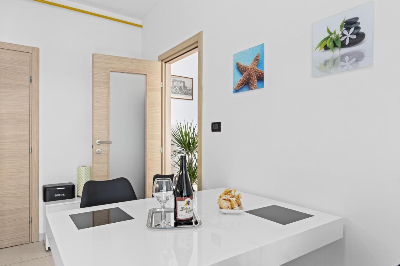 Feniks Fazana Apartman Buitenkant foto